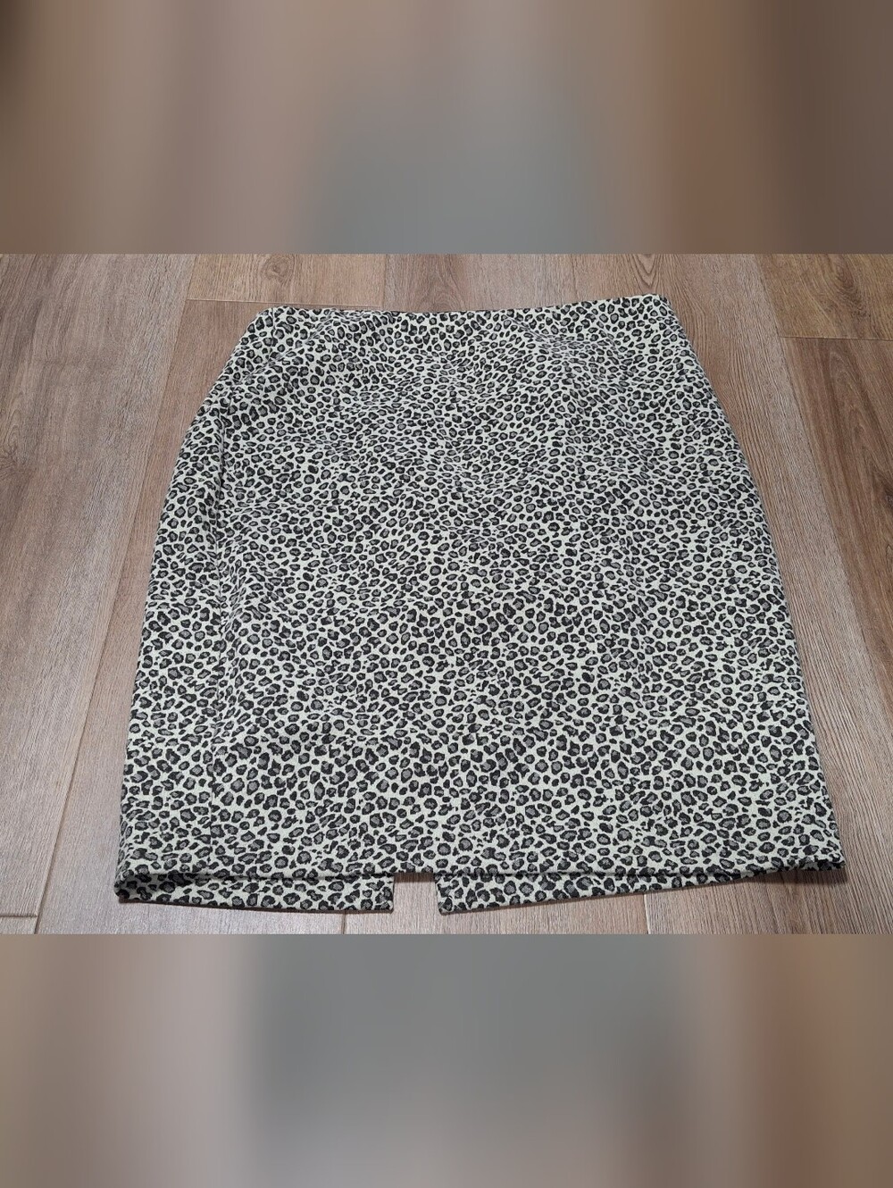 women's Y2K Edgy Classic Office Chic micro-leopard print pencil skirt Size XL.